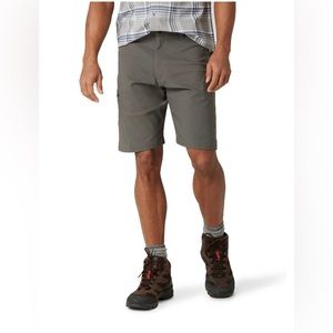 Wrangler Men’s & Big Men’s Outdoor Performance Zip Cargo Shorts; size: 48